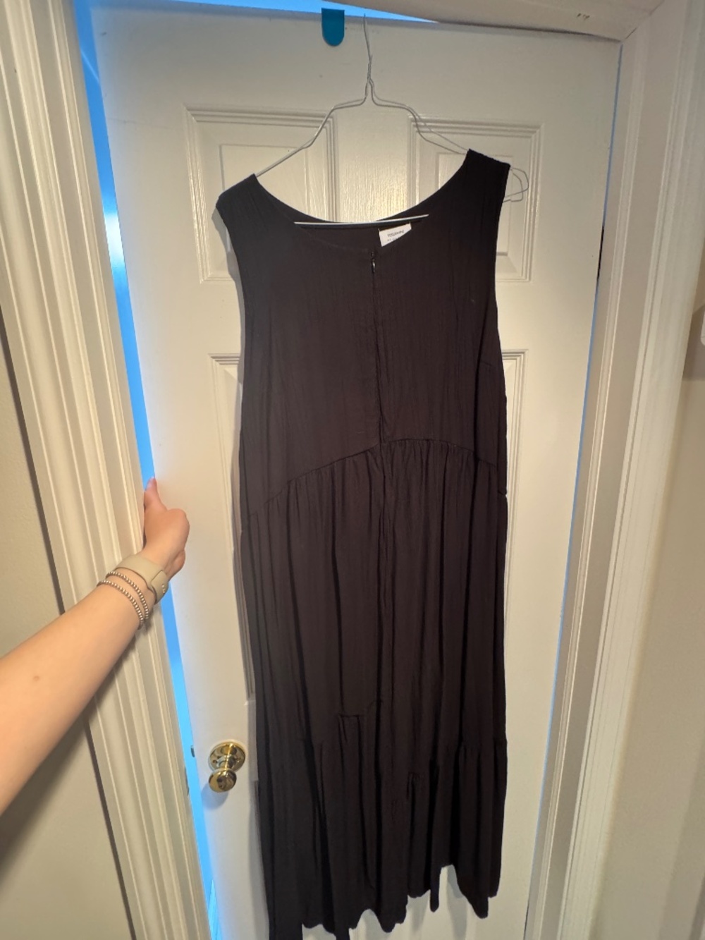 Seraphine Black Maternity & Nursing Crinkle Midi Dress - Picture 5 of 6